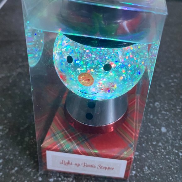 Sur la Table Light-up Bottle Stopper LED Light-up Snow Globe Snowman in Top-Hat - Picture 1 of 9